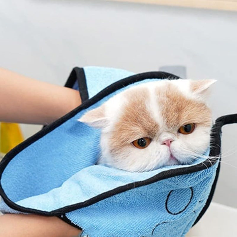 Chenille Pet Drying Towel Mitt in soft, absorbent material for quick drying of dogs and cats during bath time.