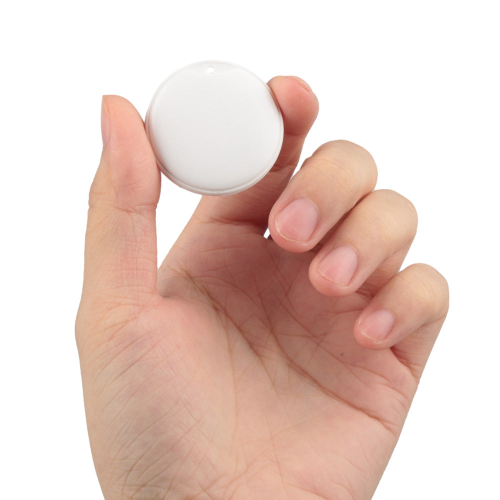 Mini GPS Pet Tracker Keeps Dogs, Cats, and Keys Safe